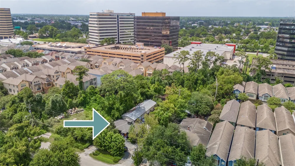 1137 W 26th Street Houston, TX 77008