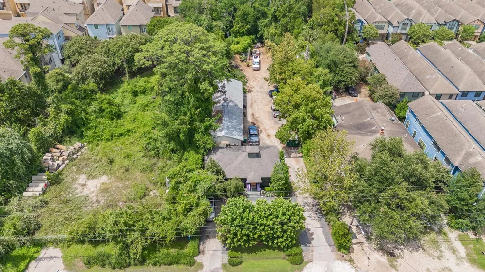 1137 W 26th Street Houston, TX 77008