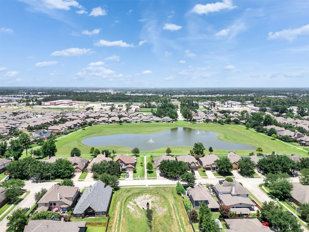 26133 Gallant Knight Lane Kingwood, TX 77339