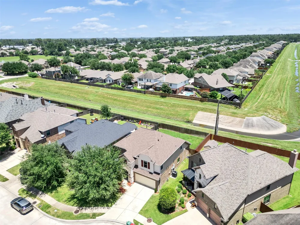 26133 Gallant Knight Lane Kingwood, TX 77339