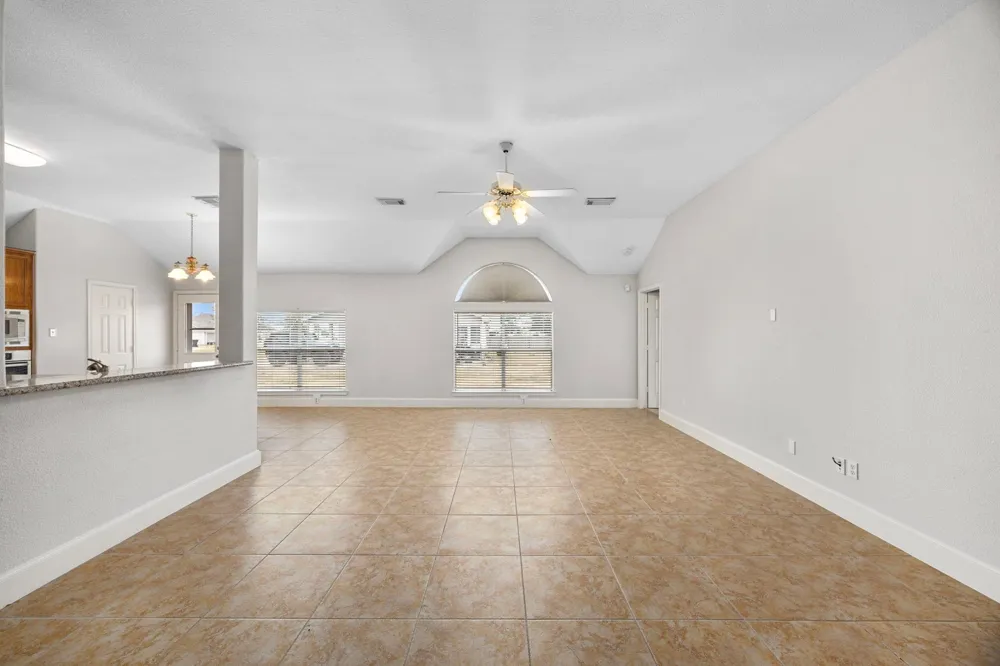 6908 Westgate Street Wallis, TX 77485