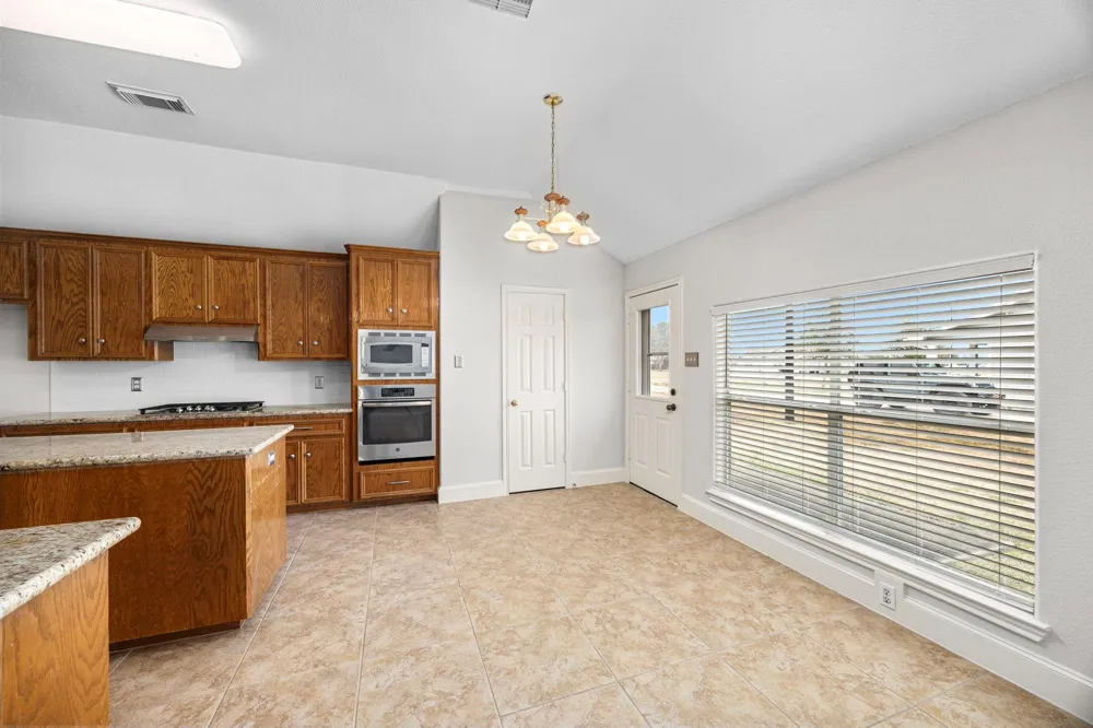 6908 Westgate Street Wallis, TX 77485