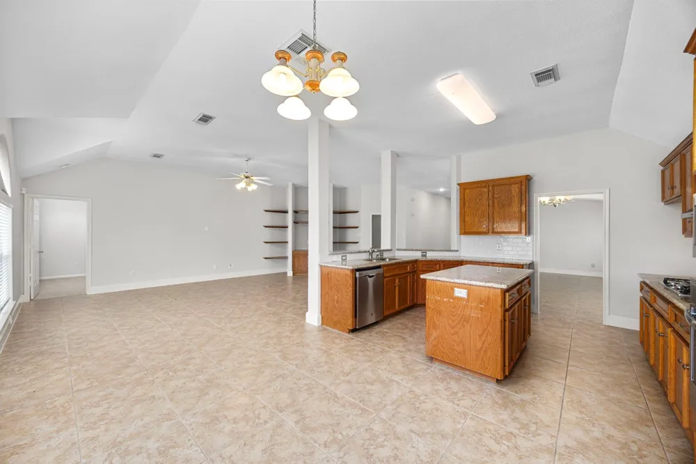 6908 Westgate Street Wallis, TX 77485