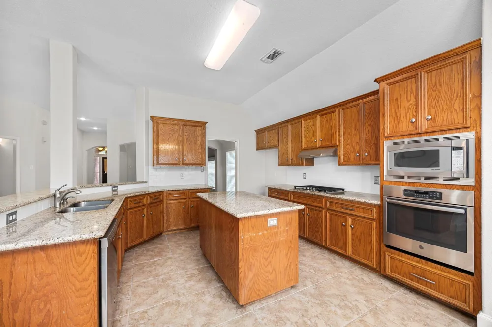 6908 Westgate Street Wallis, TX 77485