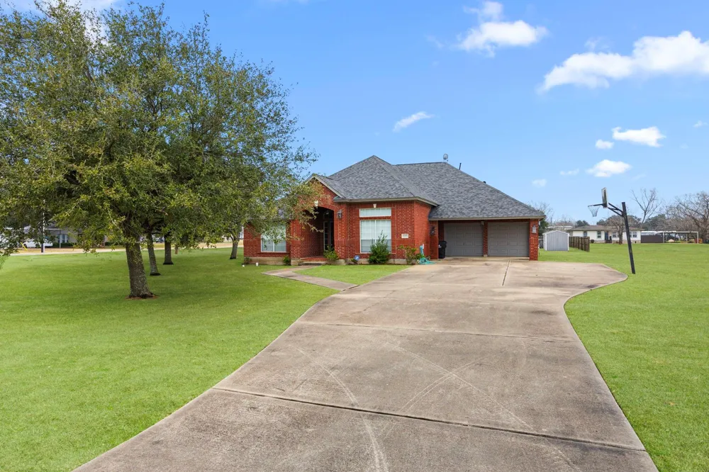 6908 Westgate Street Wallis, TX 77485