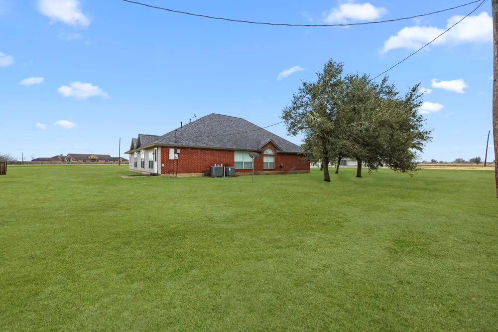 6908 Westgate Street Wallis, TX 77485