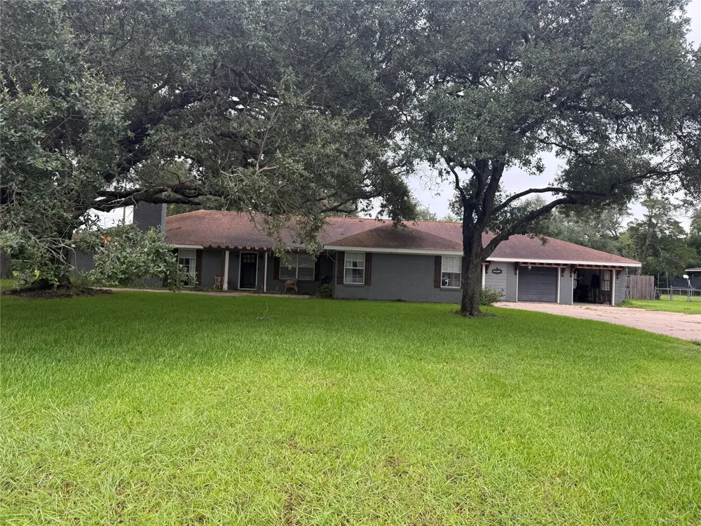 707 S Mccarty Avenue Eagle Lake, TX 77434