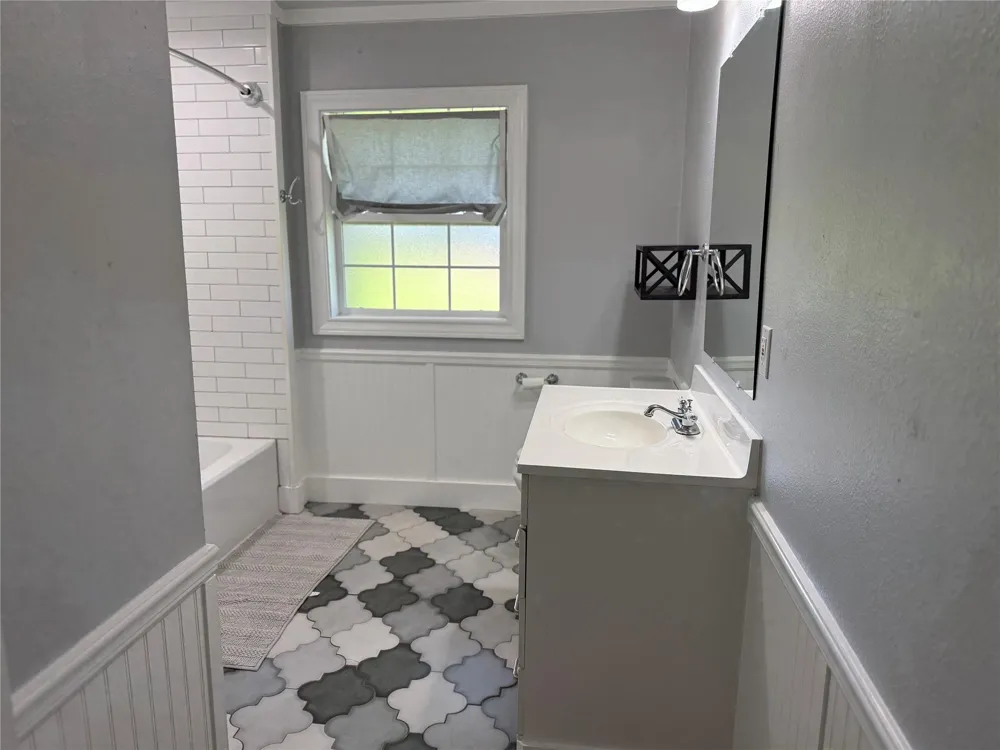 707 S Mccarty Avenue Eagle Lake, TX 77434