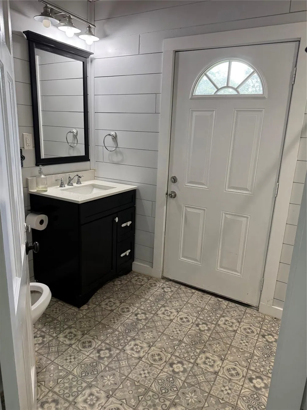 707 S Mccarty Avenue Eagle Lake, TX 77434