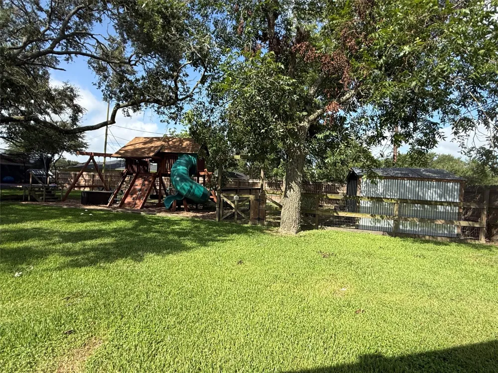 707 S Mccarty Avenue Eagle Lake, TX 77434