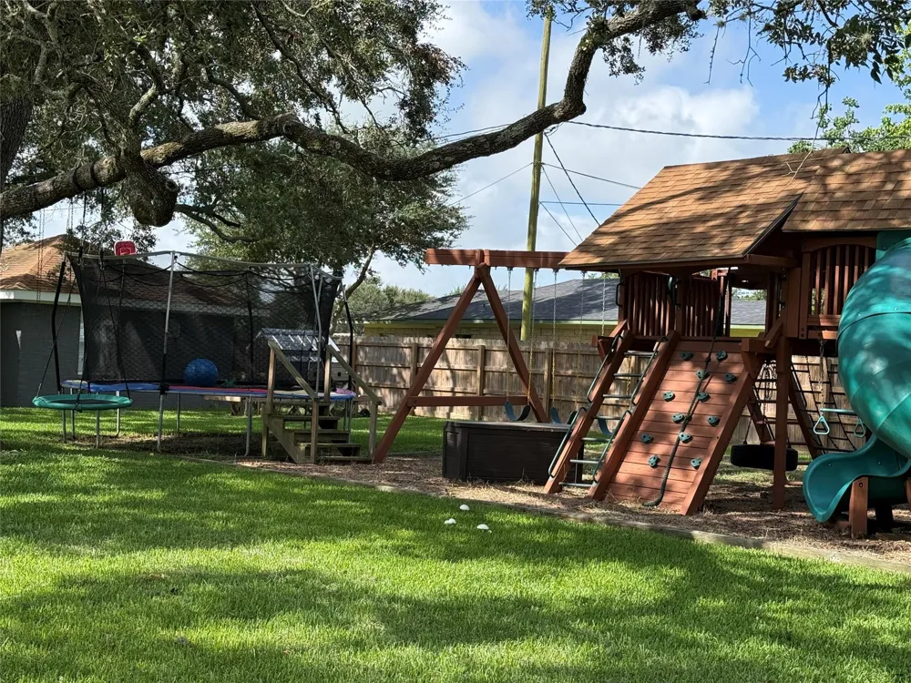 707 S Mccarty Avenue Eagle Lake, TX 77434