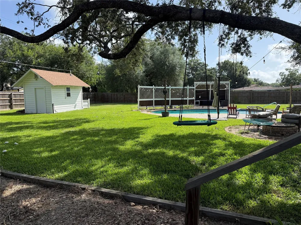 707 S Mccarty Avenue Eagle Lake, TX 77434