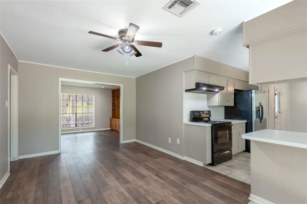 427 Sunnyside Street Huntsville, TX 77320