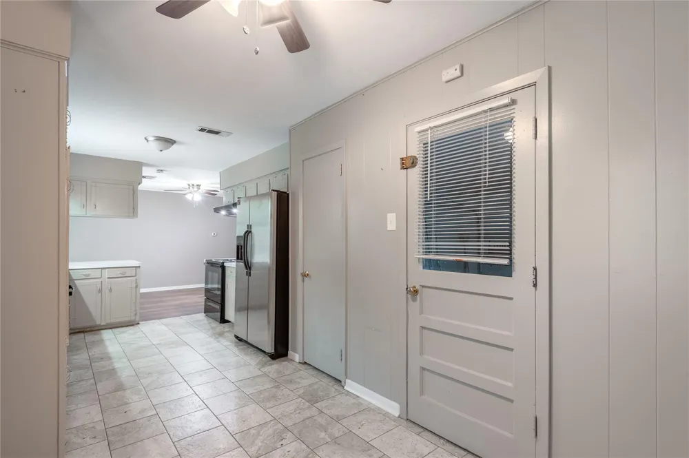 427 Sunnyside Street Huntsville, TX 77320