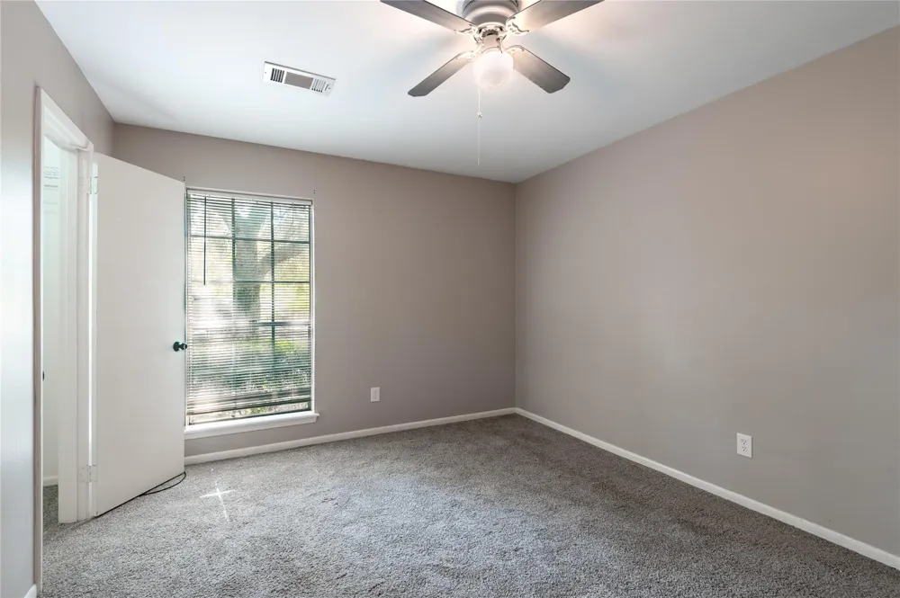 427 Sunnyside Street Huntsville, TX 77320