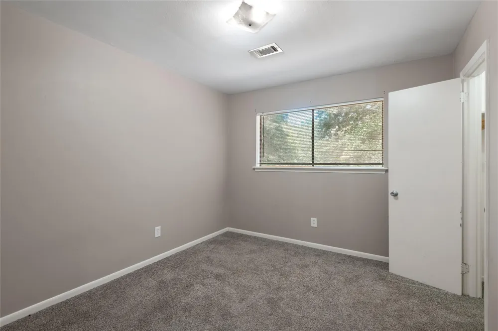 427 Sunnyside Street Huntsville, TX 77320