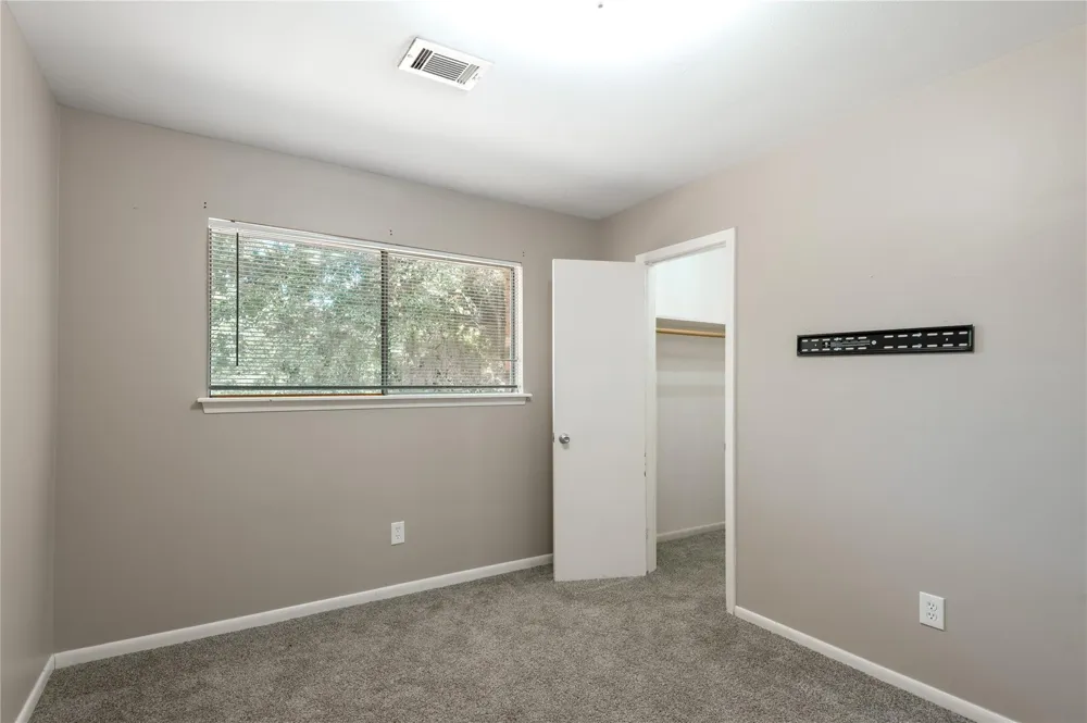 427 Sunnyside Street Huntsville, TX 77320