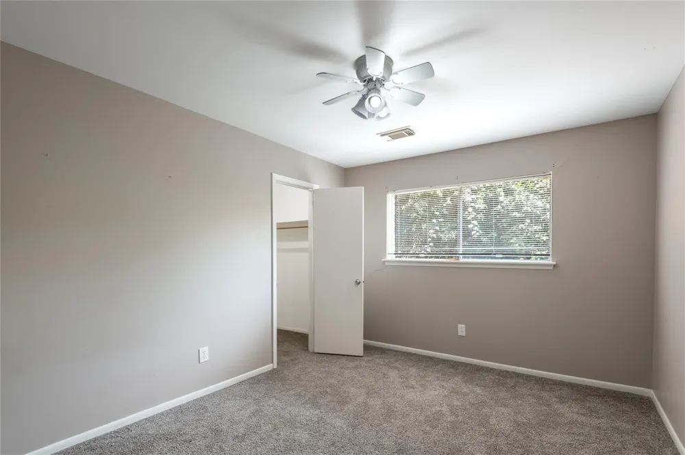 427 Sunnyside Street Huntsville, TX 77320