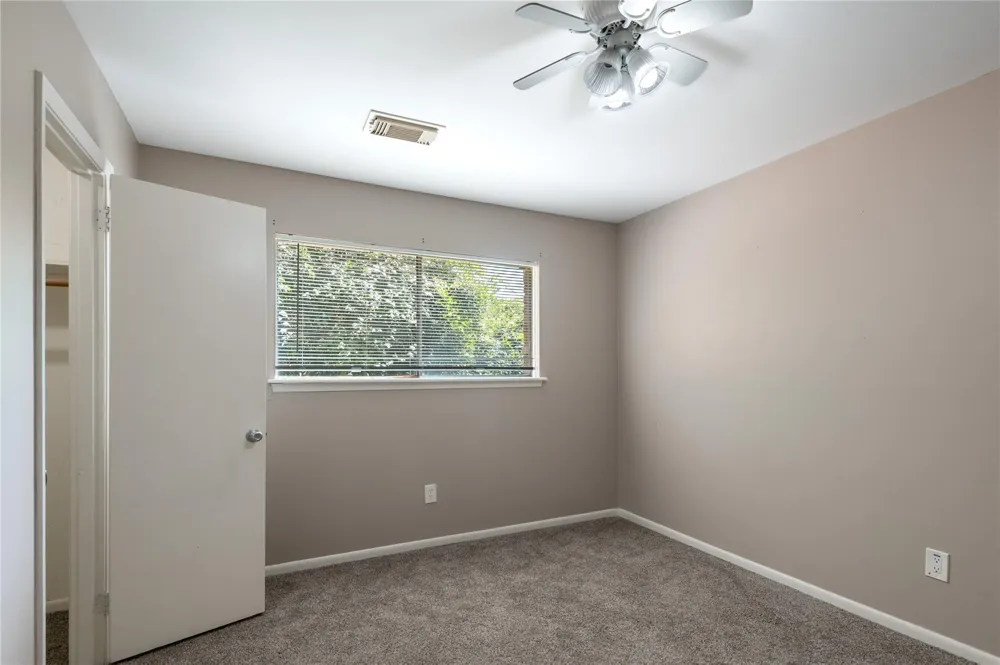 427 Sunnyside Street Huntsville, TX 77320