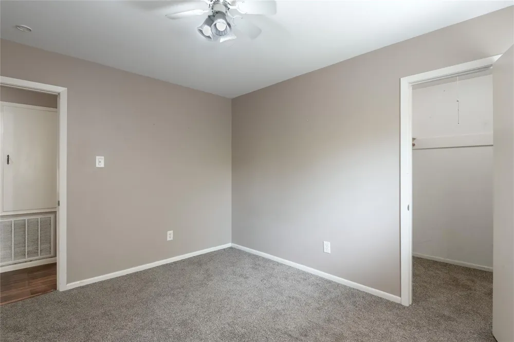 427 Sunnyside Street Huntsville, TX 77320