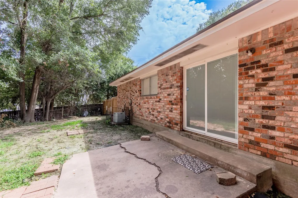 427 Sunnyside Street Huntsville, TX 77320