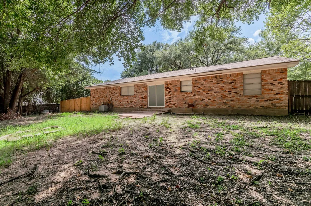 427 Sunnyside Street Huntsville, TX 77320