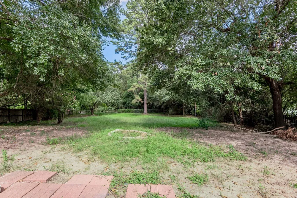 427 Sunnyside Street Huntsville, TX 77320