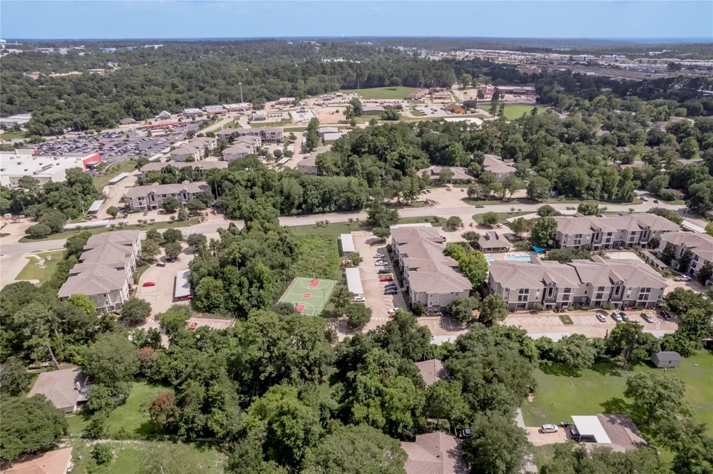427 Sunnyside Street Huntsville, TX 77320