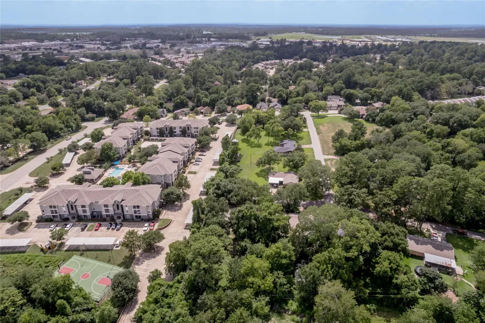 427 Sunnyside Street Huntsville, TX 77320