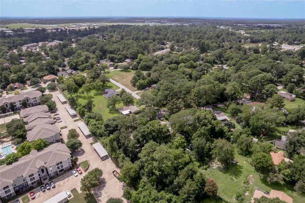 427 Sunnyside Street Huntsville, TX 77320