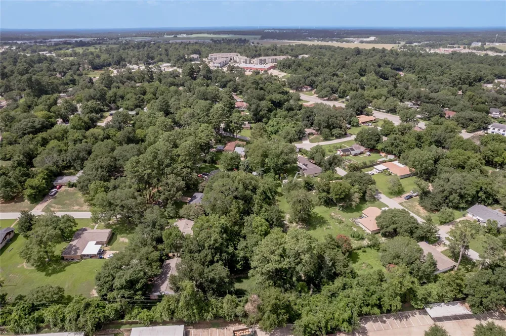 427 Sunnyside Street Huntsville, TX 77320