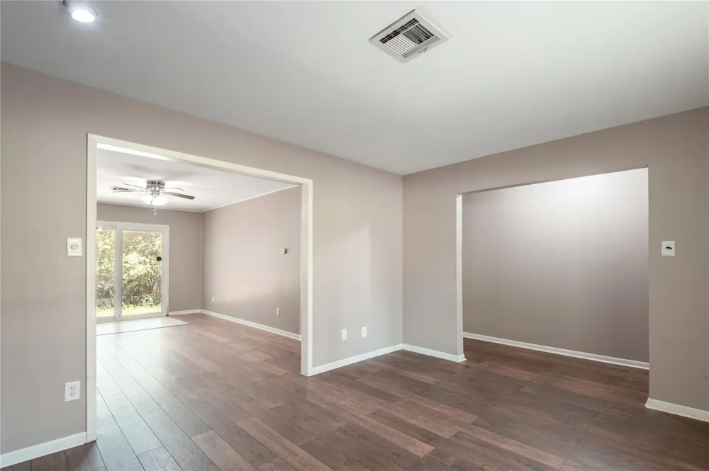 427 Sunnyside Street Huntsville, TX 77320