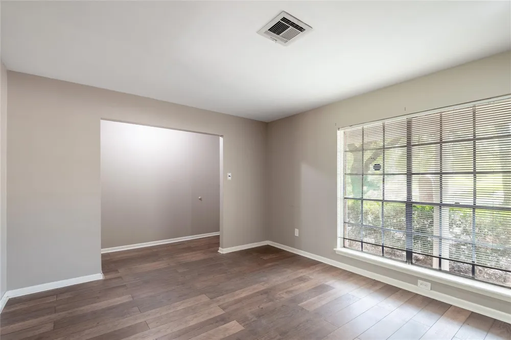 427 Sunnyside Street Huntsville, TX 77320