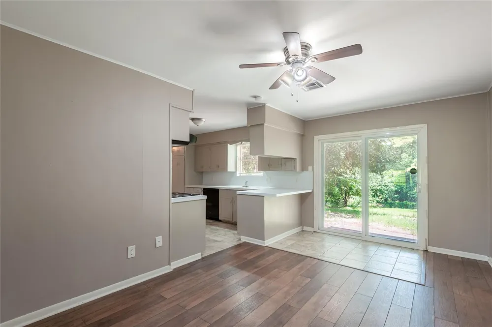427 Sunnyside Street Huntsville, TX 77320