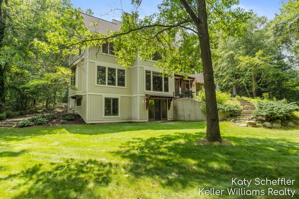 6065 W Back Forty Drive NE Belmont, MI 49306