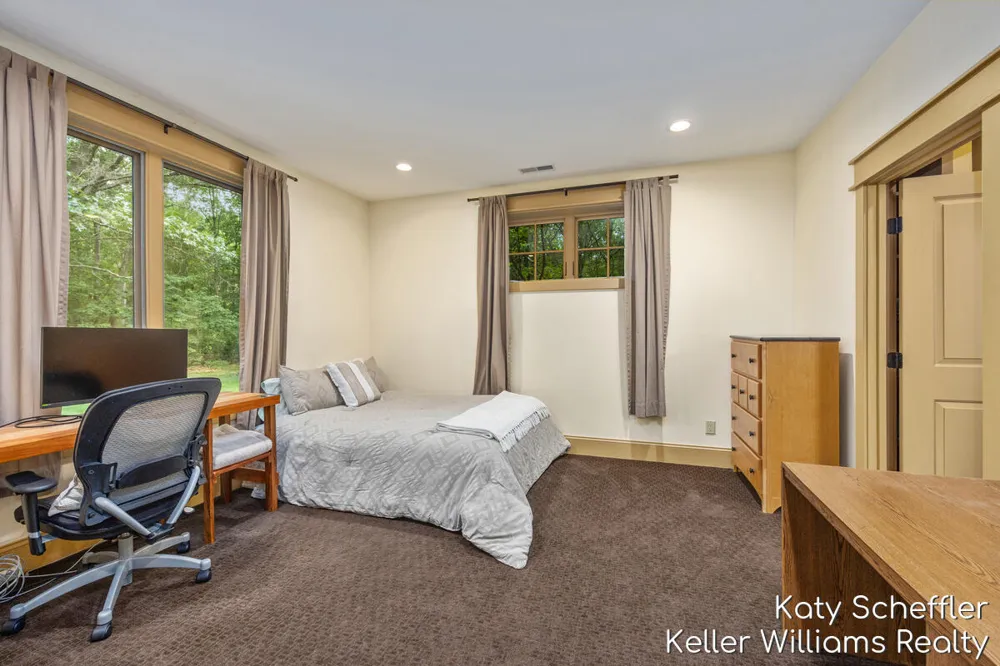 6065 W Back Forty Drive NE Belmont, MI 49306