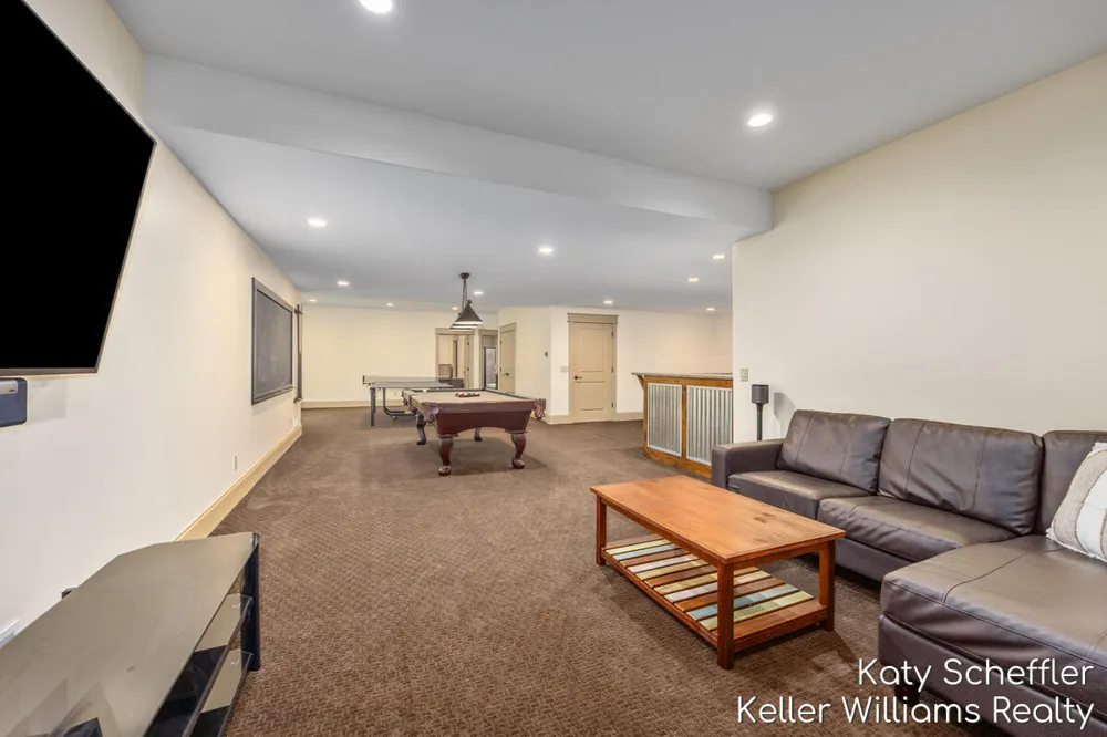 6065 W Back Forty Drive NE Belmont, MI 49306