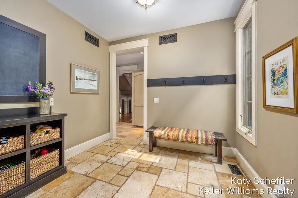 6065 W Back Forty Drive NE Belmont, MI 49306
