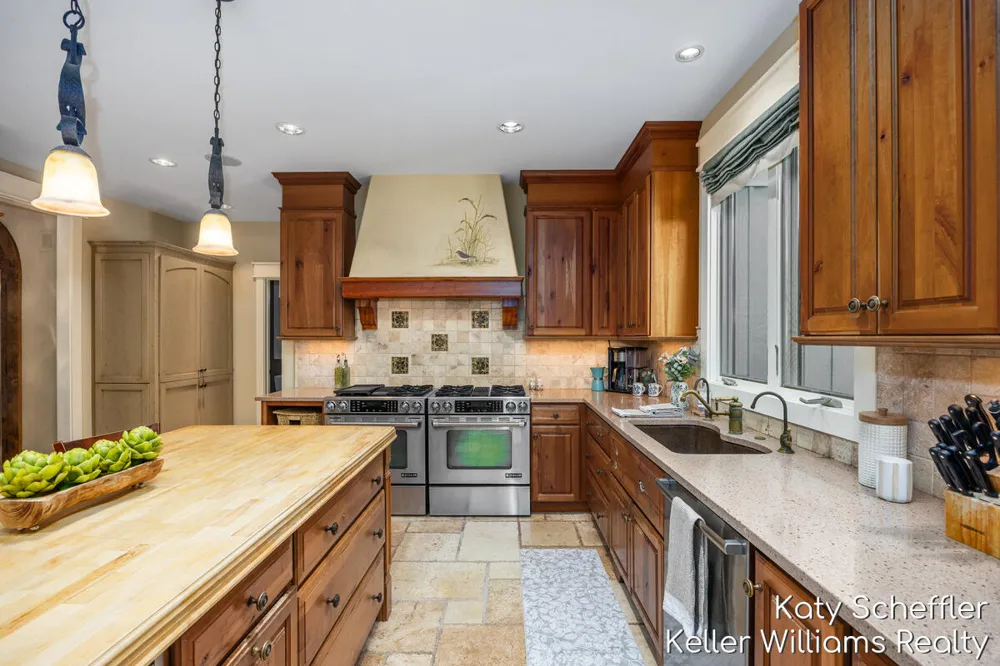 6065 W Back Forty Drive NE Belmont, MI 49306