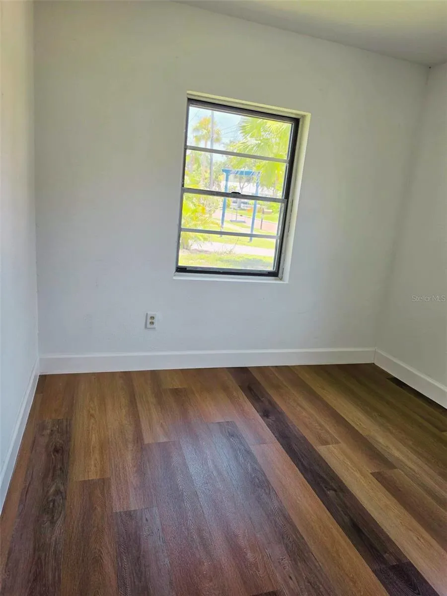 121 BAY STREET Tarpon Springs, FL 34689