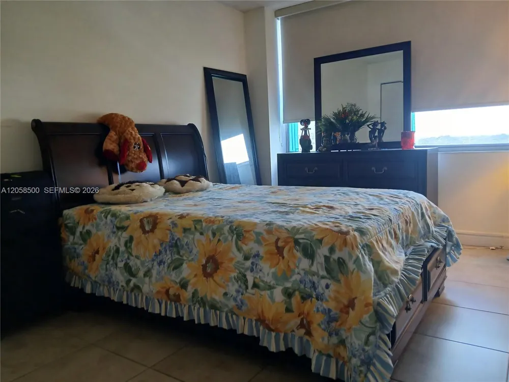 1100 Saint Charles Pl #712 Pembroke Pines, FL 33026