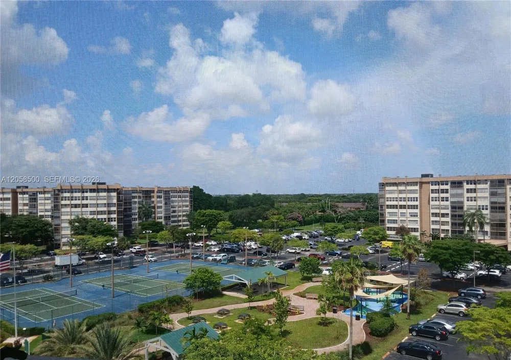 1100 Saint Charles Pl #712 Pembroke Pines, FL 33026