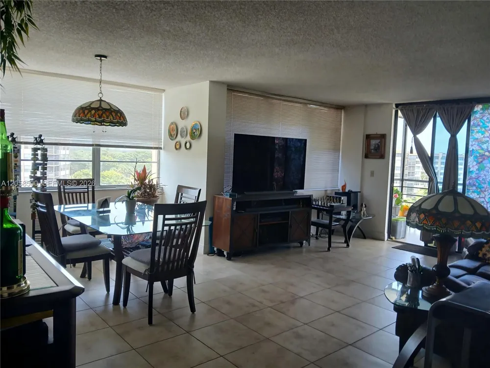 1100 Saint Charles Pl #712 Pembroke Pines, FL 33026