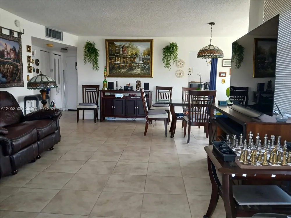 1100 Saint Charles Pl #712 Pembroke Pines, FL 33026