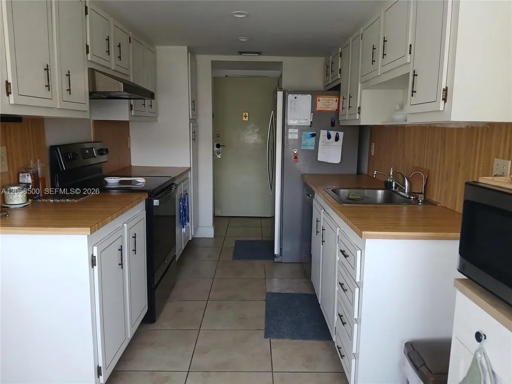 1100 Saint Charles Pl #712 Pembroke Pines, FL 33026