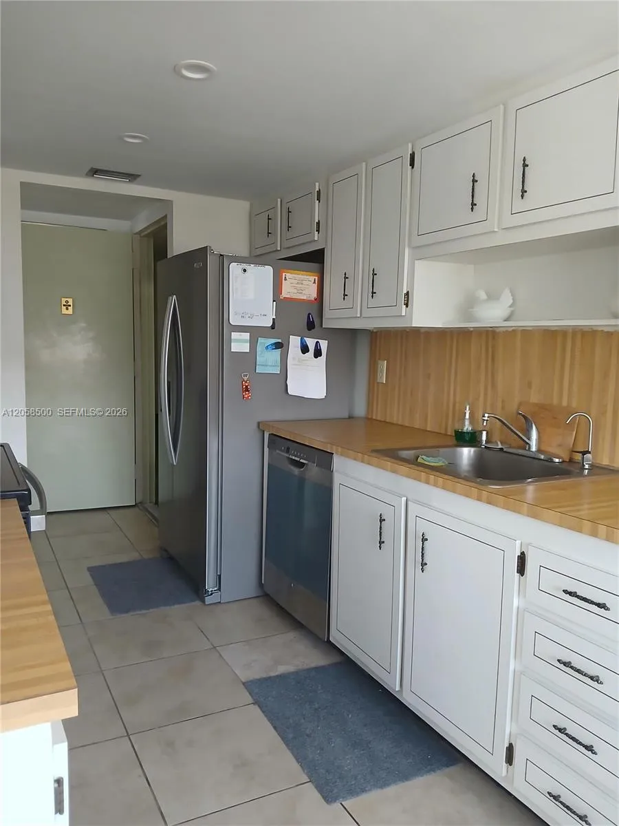 1100 Saint Charles Pl #712 Pembroke Pines, FL 33026