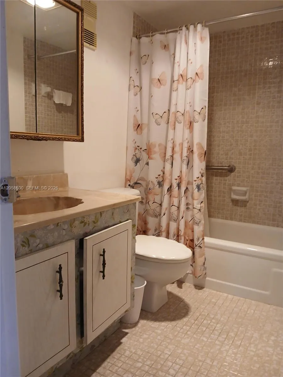 1100 Saint Charles Pl #712 Pembroke Pines, FL 33026