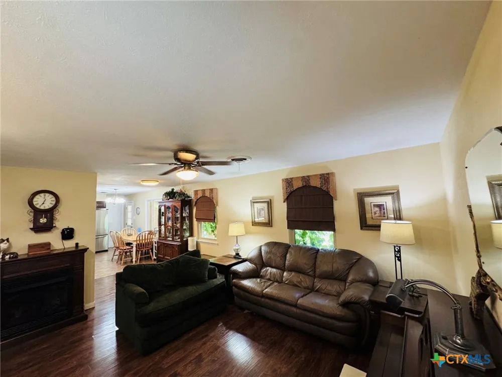 105 Curry Drive Gatesville, TX 76528