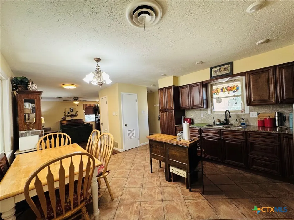 105 Curry Drive Gatesville, TX 76528