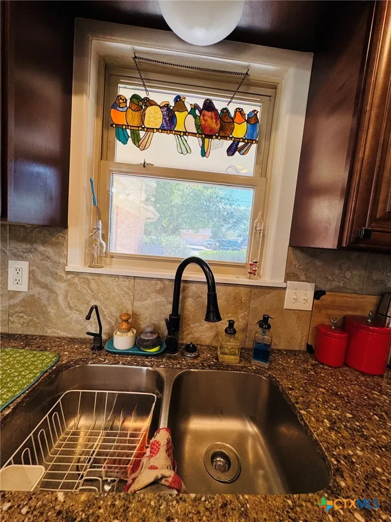 105 Curry Drive Gatesville, TX 76528